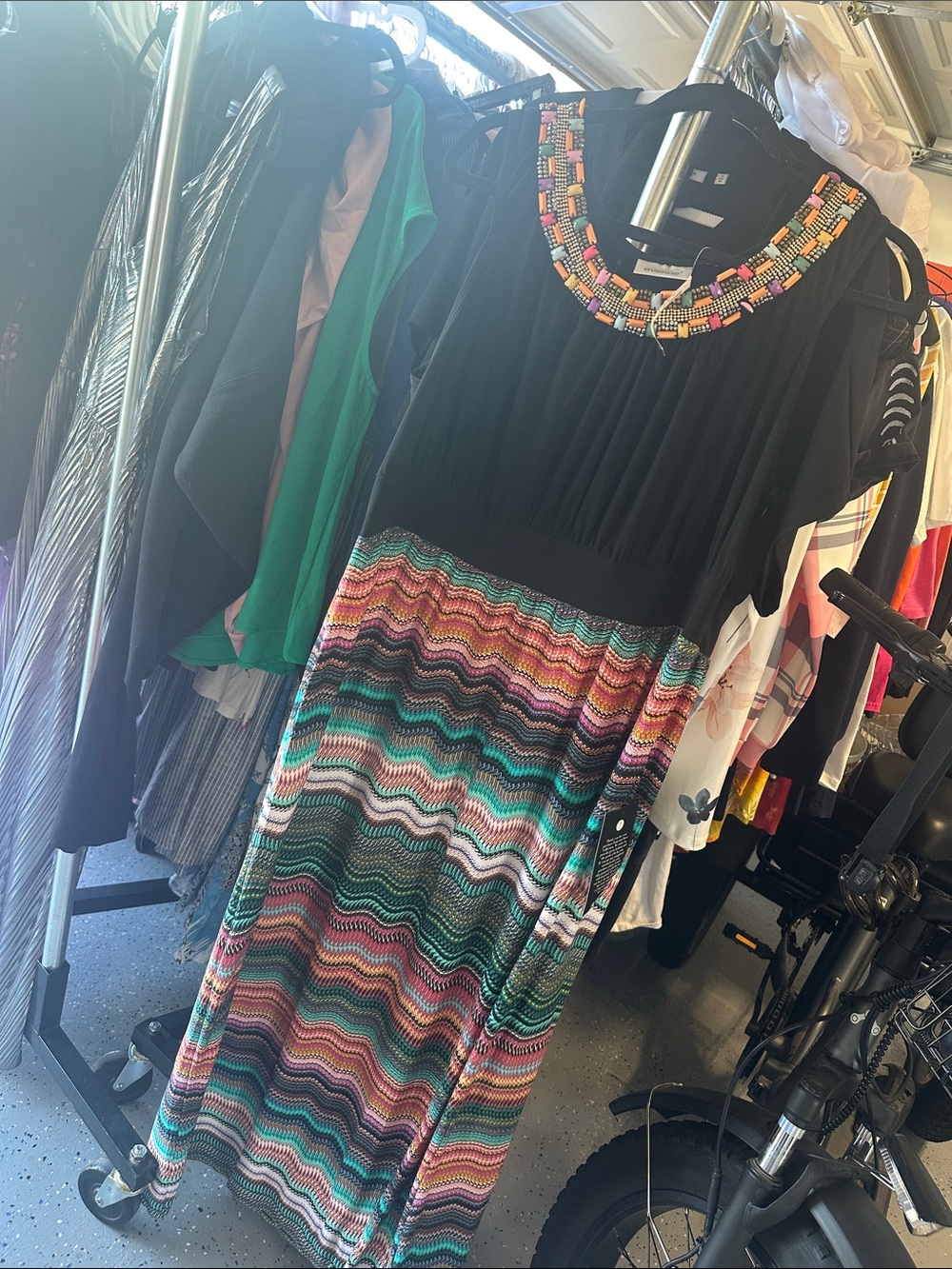 NWT AVENUE Beaded-Neck Mixed-Print Maxi Dress - Black with Multicolor Waves